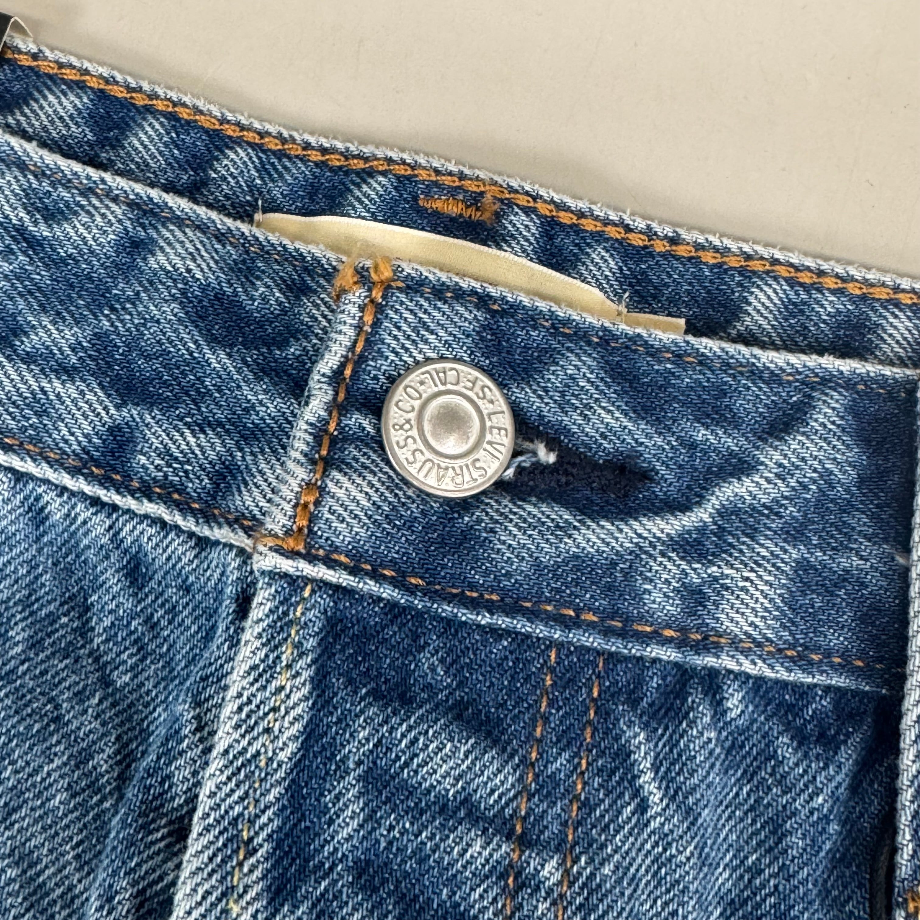 LEVIS Recrafted Icon Skirt Mid Rise Original Women's Sz 31 Novel Notion Med Wash