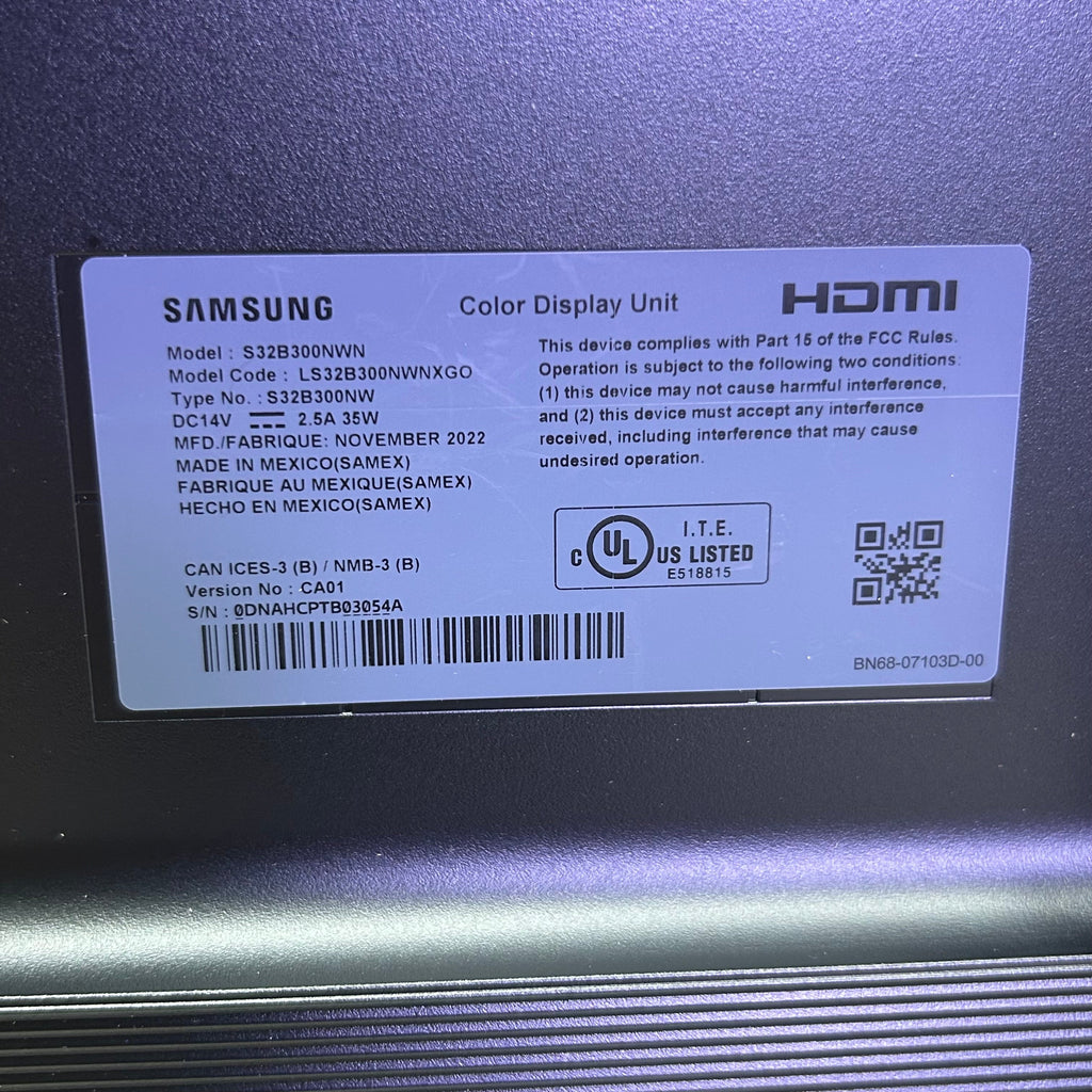 SAMSUNG Essential Monitor w/ Borderless Design 32" Black S3-32 (New Other (Open Packaging))
