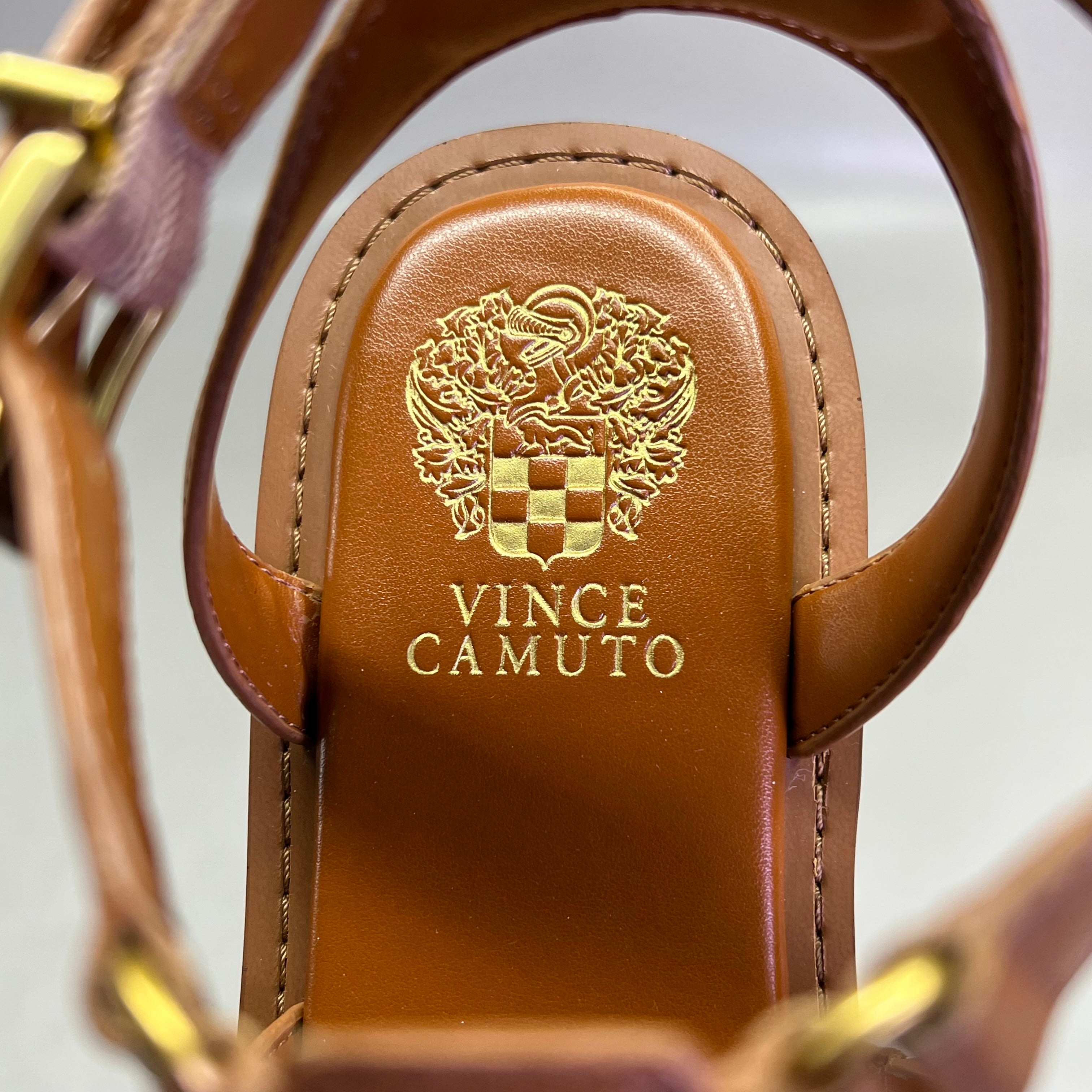 VINCE CAMUTO Leather Studded Gladiator Sandals Women's Sz 8.5M Caramelo VC-Claira