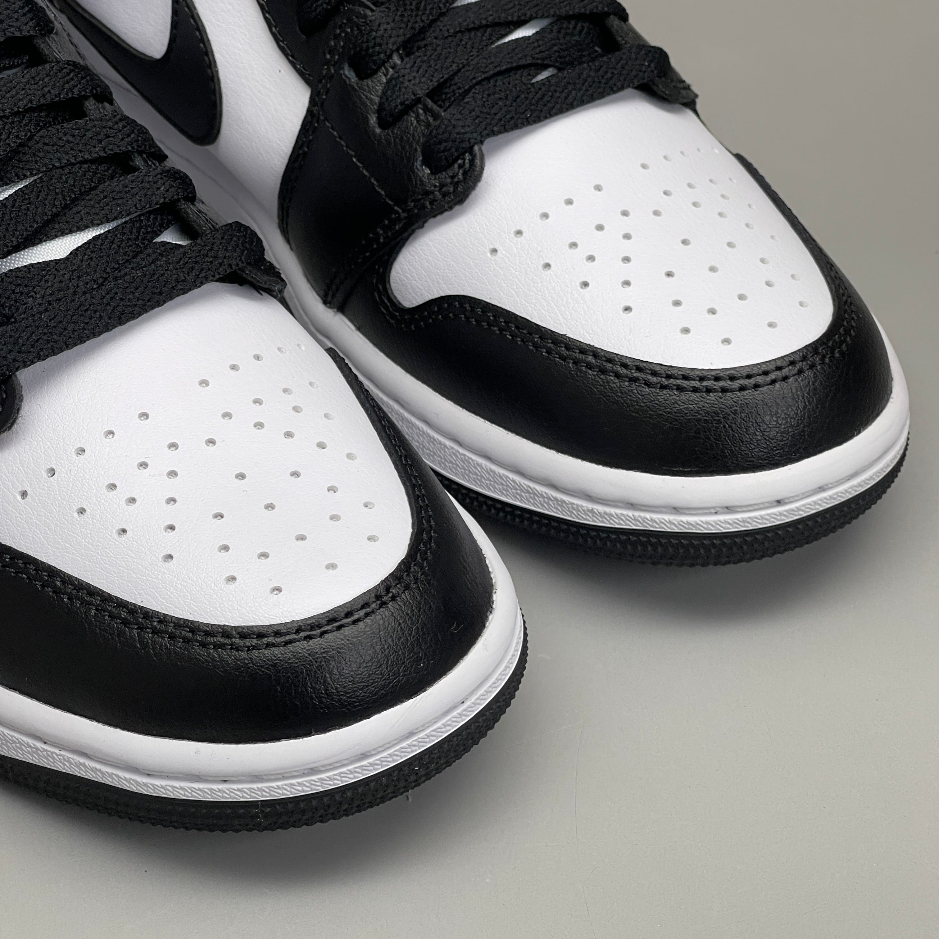 NIKE AIR JORDAN 1 Mid Panda Shoe Women's Sz 6 Black / White DV0991-101 (New)