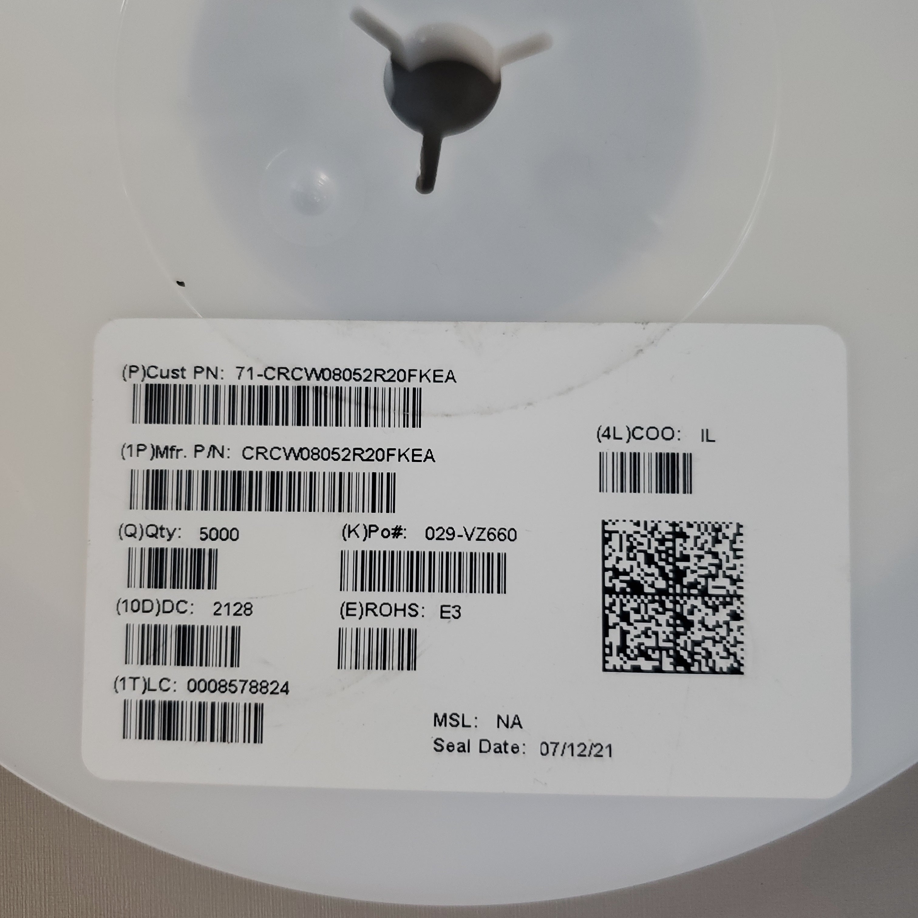 VISHAY Standard Thick Film Chip Resistors 4 Spools (20000 Pieces) D12/CRCW0805 (New)