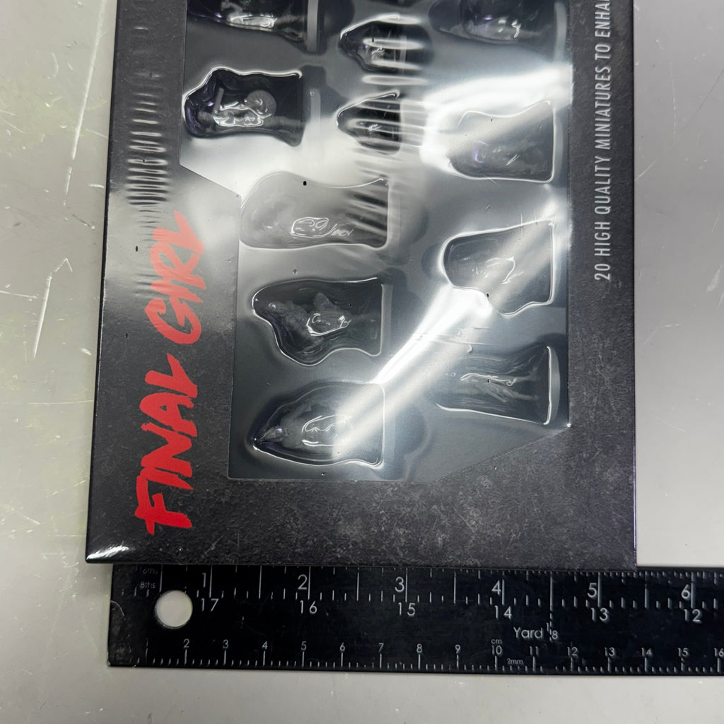 FINAL GIRL (2 PACK) Series 1 Miniatures 20 Figurines Gray
