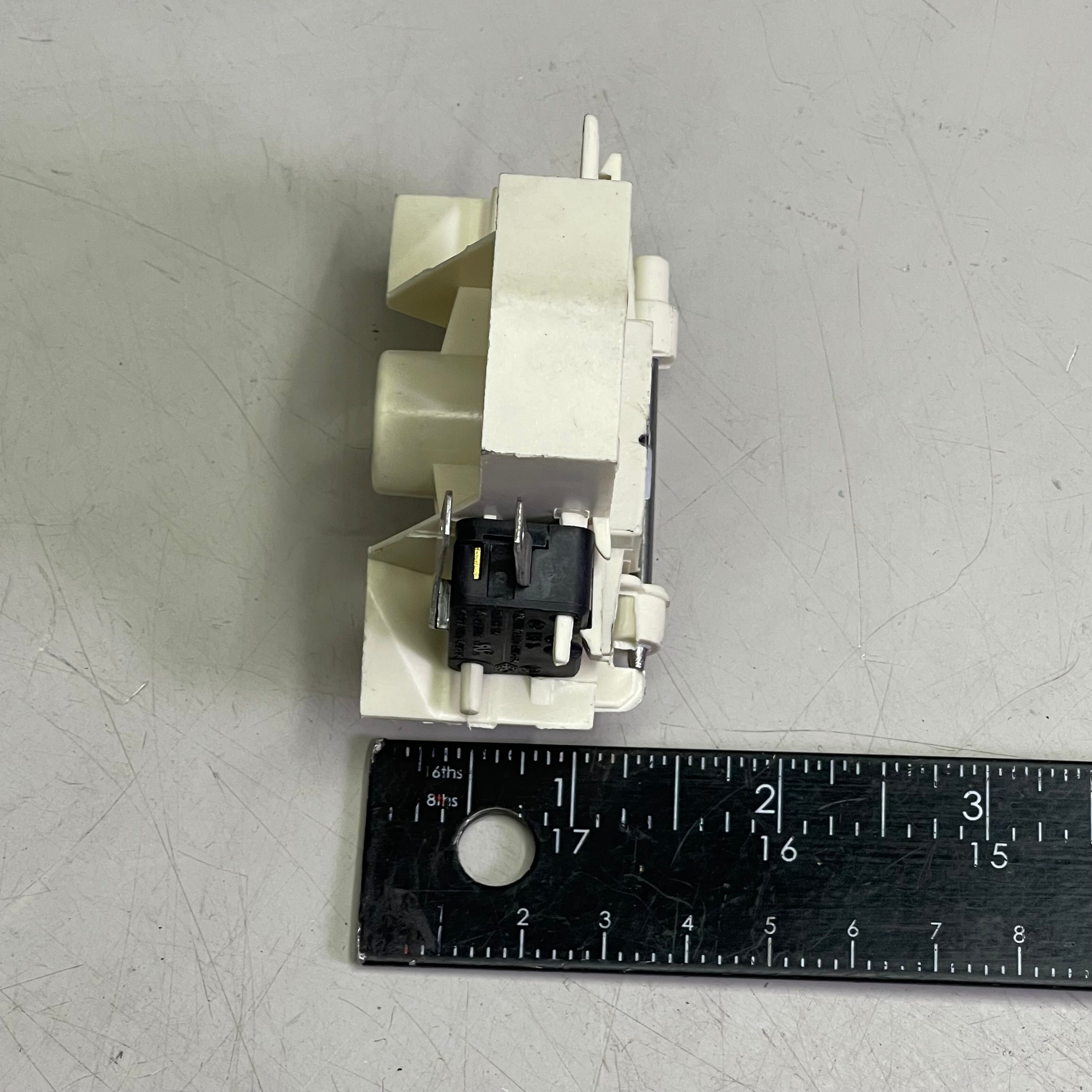 MIDEA Replacement Dishwasher Door Switch Genuine OEM Part 2.5" x 2.5" x 1.5" White 17476000012184