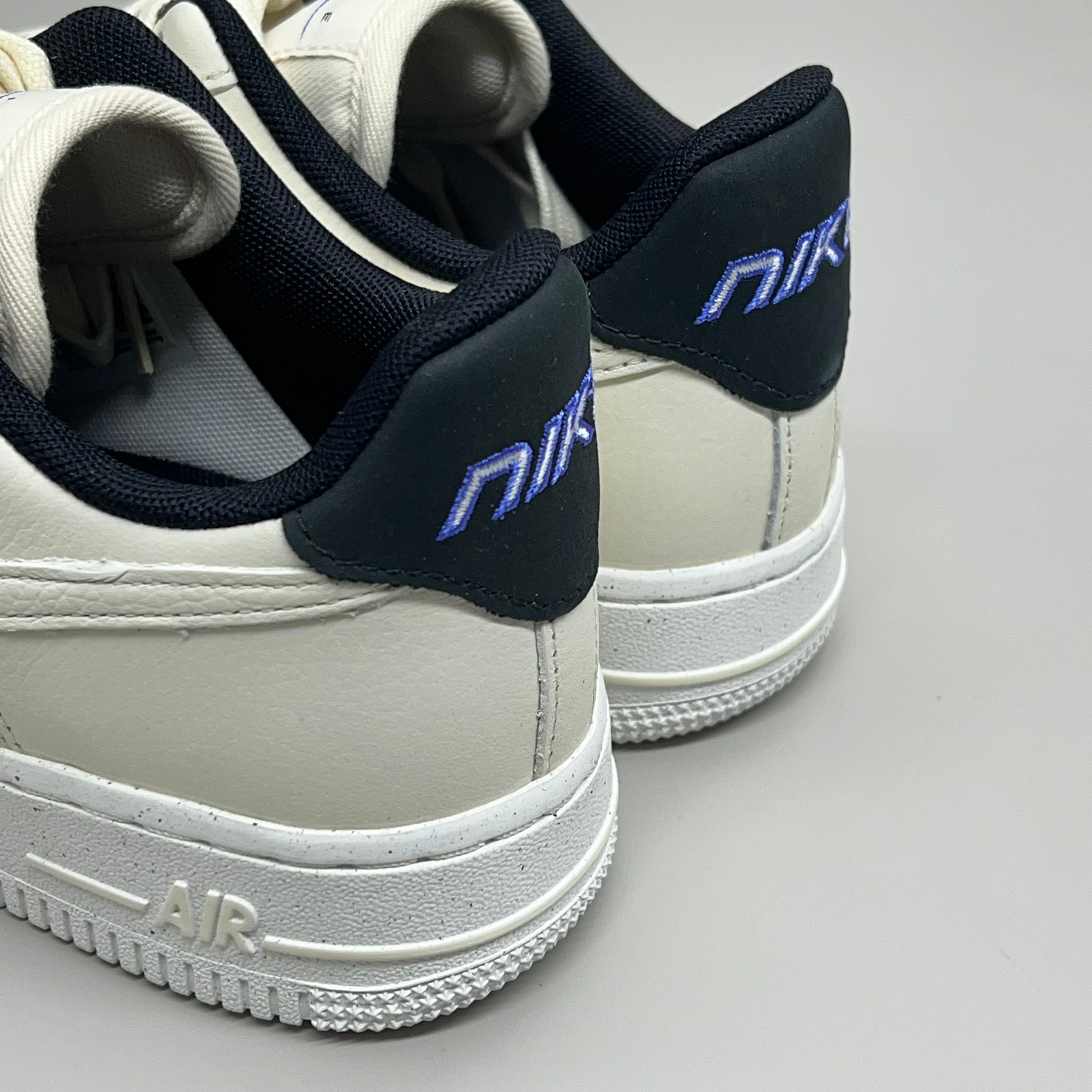 NIKE Air Force 1 07' LX Leather Shoes Sz Women's 9 Sail/Coconut Milk-Black DZ2708 101