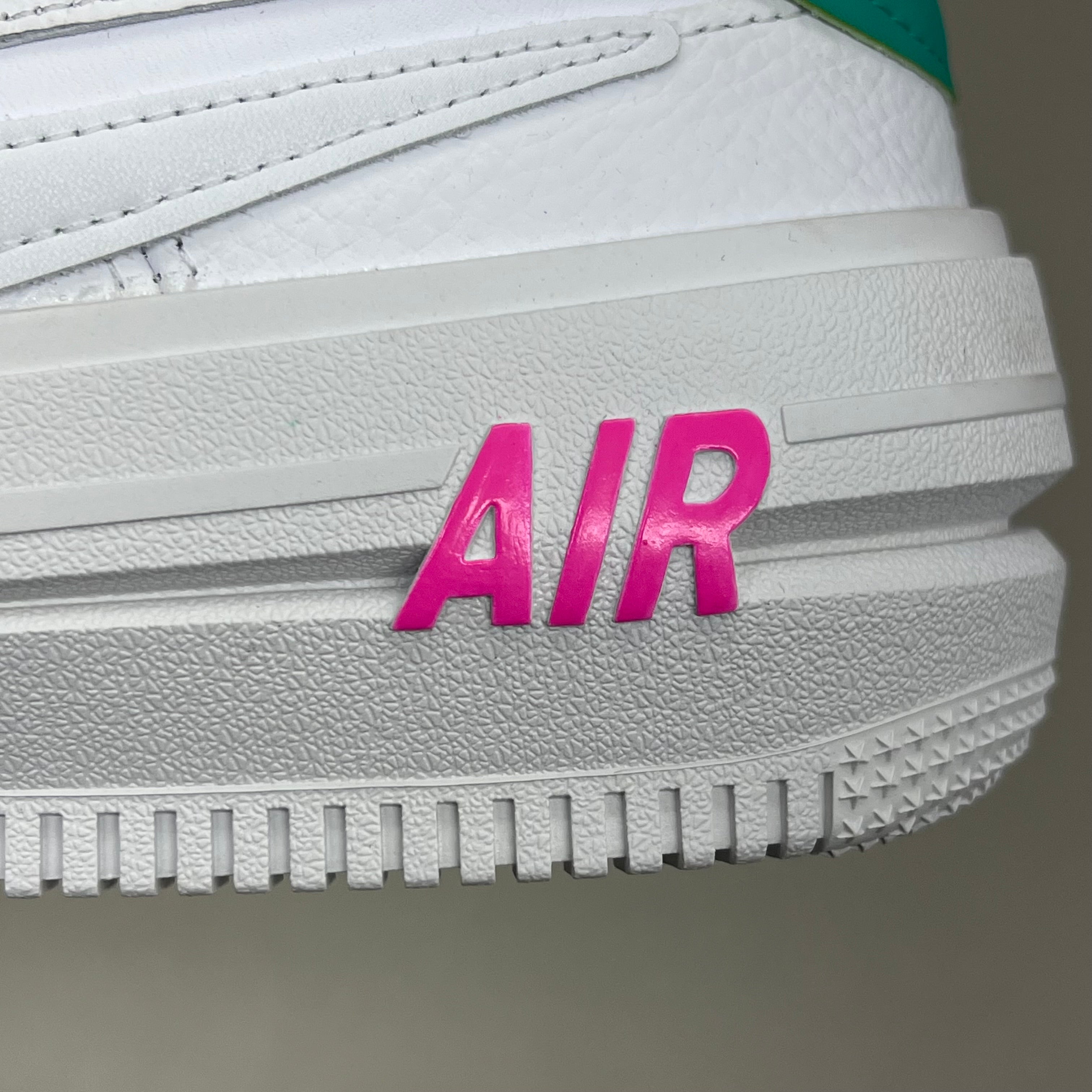 NIKE Air Force 1 PLT.AF.ORM Tapered Toe Sz Women's 7.5 White/Pink/Blue FN7180-100