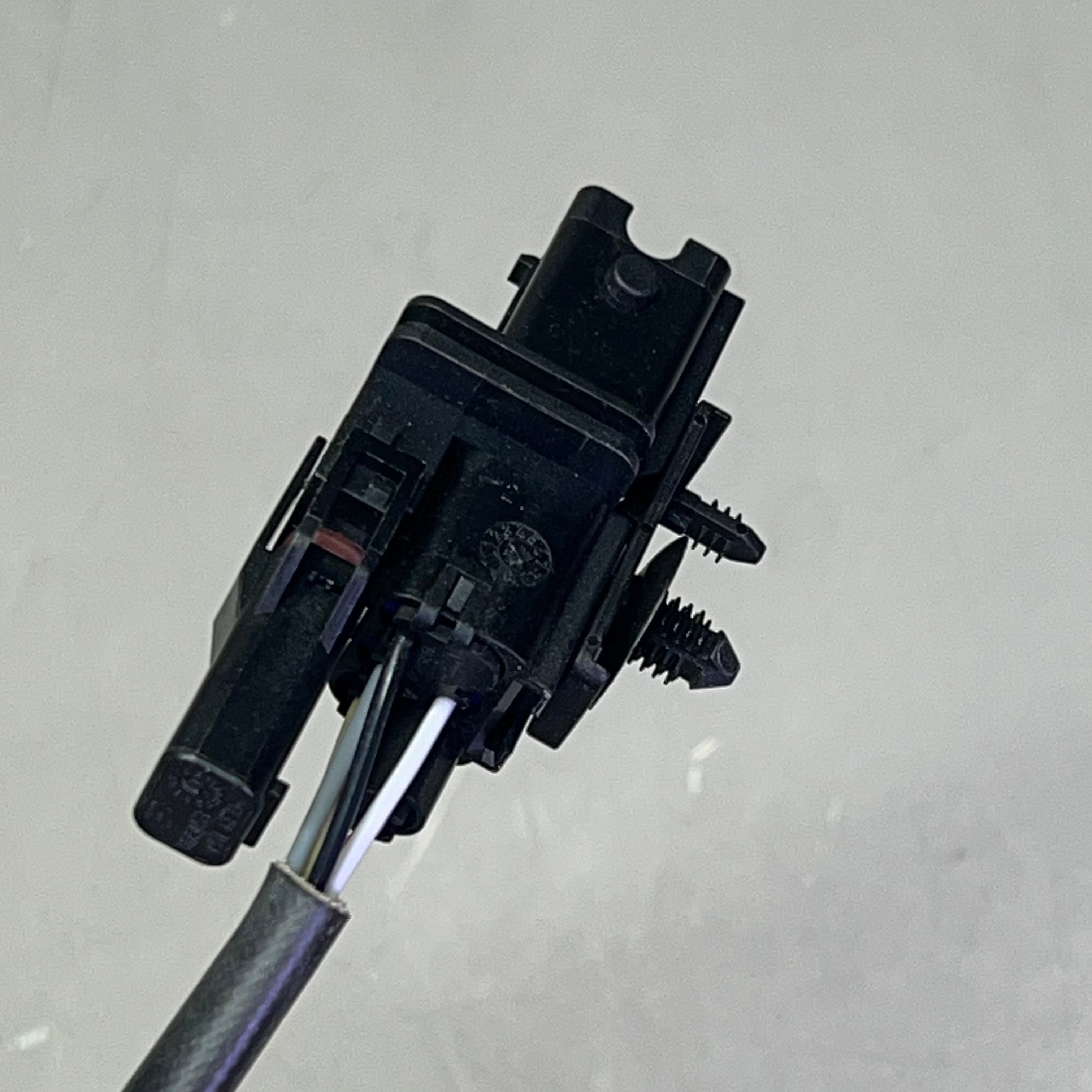 BOSCH Oxygen Sensor Male Connector Type For Volvo Vehicles 17007