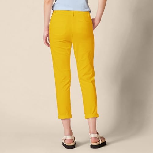Amazon Essentials Women's Mid-Rise Slim-Fit Stretch Cropped Capri Pants (Available in Plus Size)