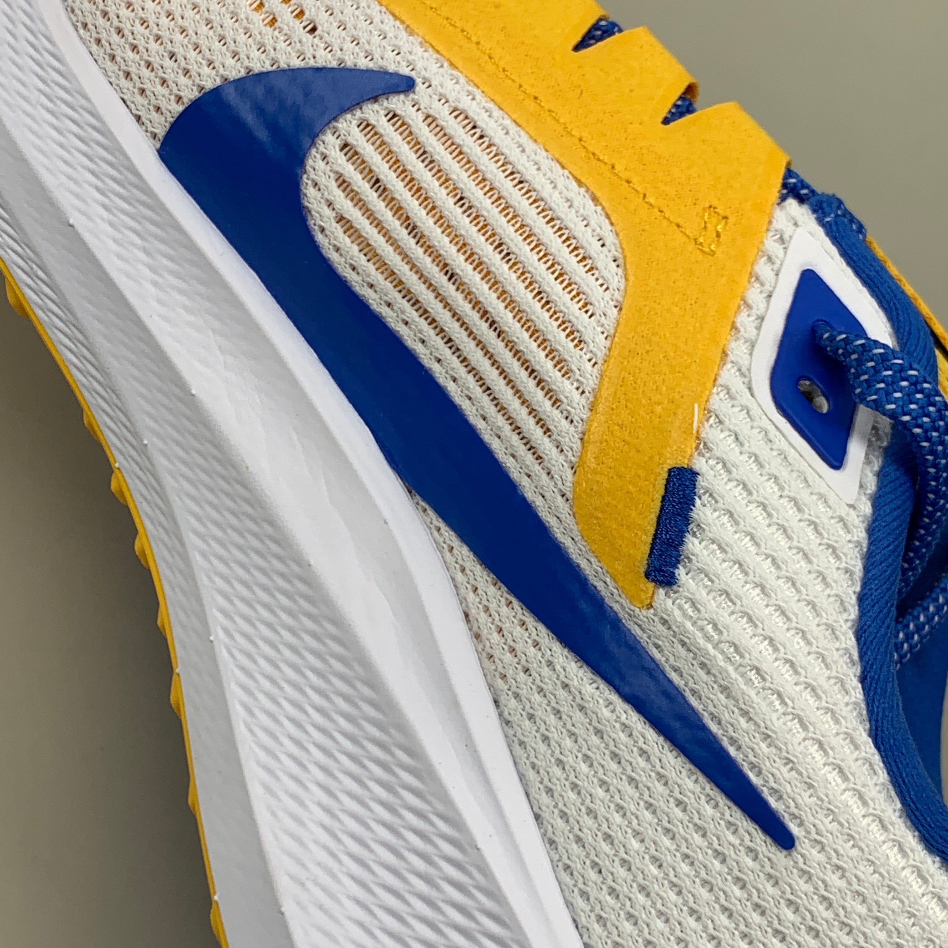 NIKE Zoom Pegasus 40 Shoes UCLA White/Signal Blue-Gold 8.5 Women's 7 Mens DZ5988 100