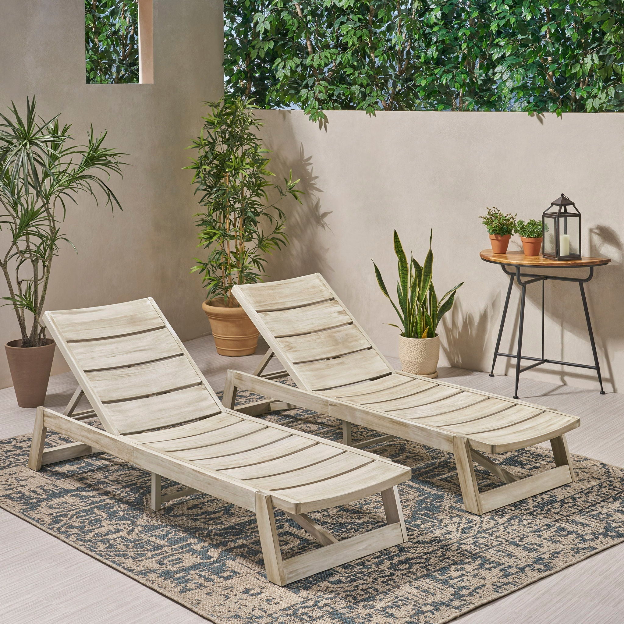 Maki Chaise Lounge