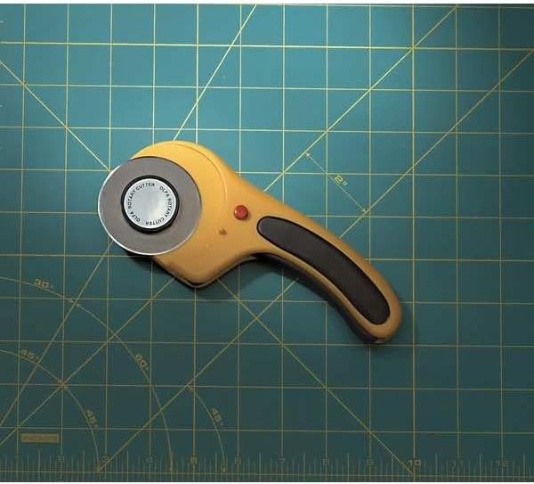 OLFA 60mm Rotary Cutter Replacement Blades, 5 Blades (RB60-5) - Tungsten Steel Circular Rotary Fabric Cutter Blade for Crafts, Sewing, Quilting, Fits Most 60mm Rotary Cutters