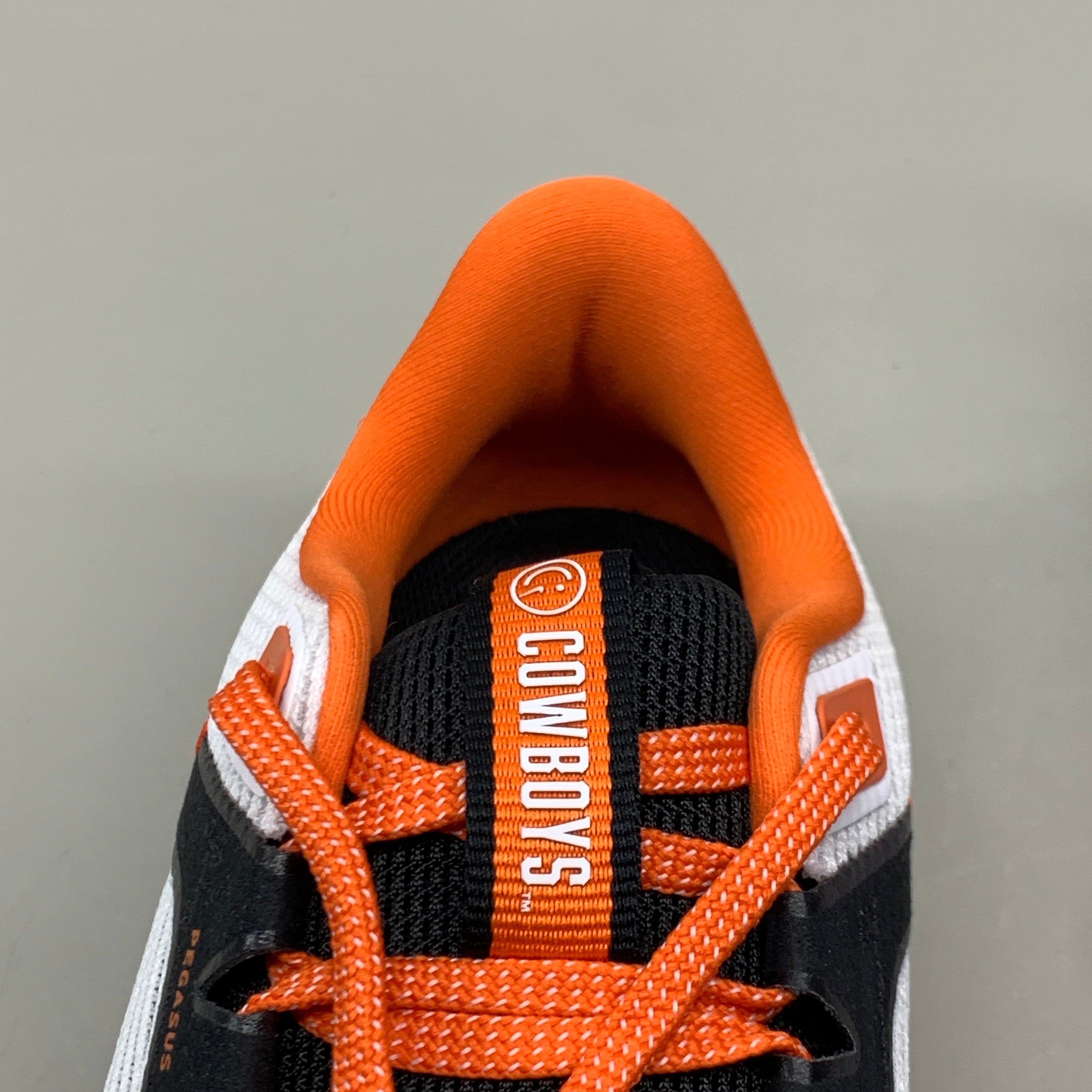 NIKE Zoom Pegasus 40 OK STATE White Shoes, Brilliant Orange & Black 8 W 6.5 M DZ5973-100