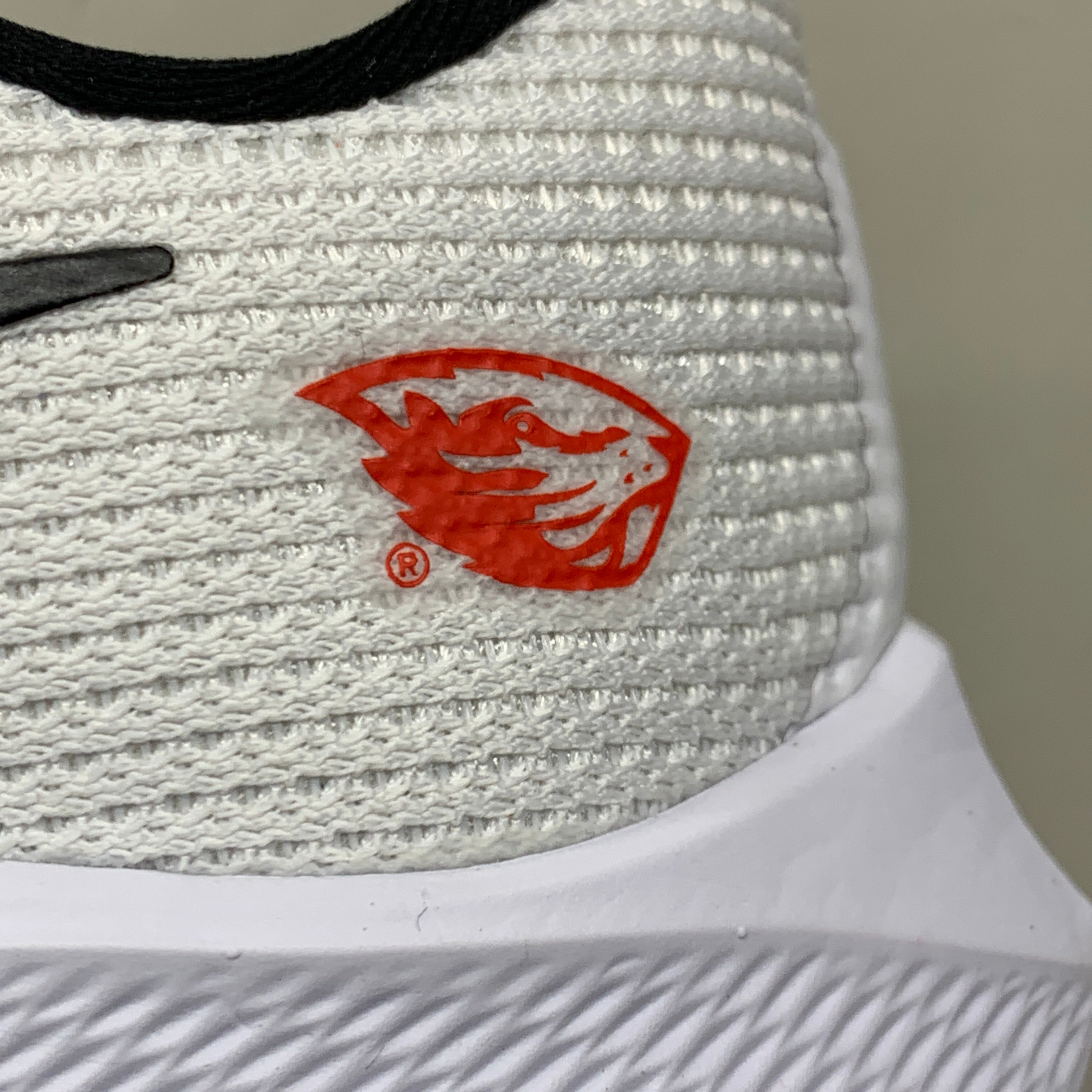 NIKE Zoom Pegasus 40 Oregon St Shoes White Team Orange & Black 15.5 W 14 M DZ5954-100