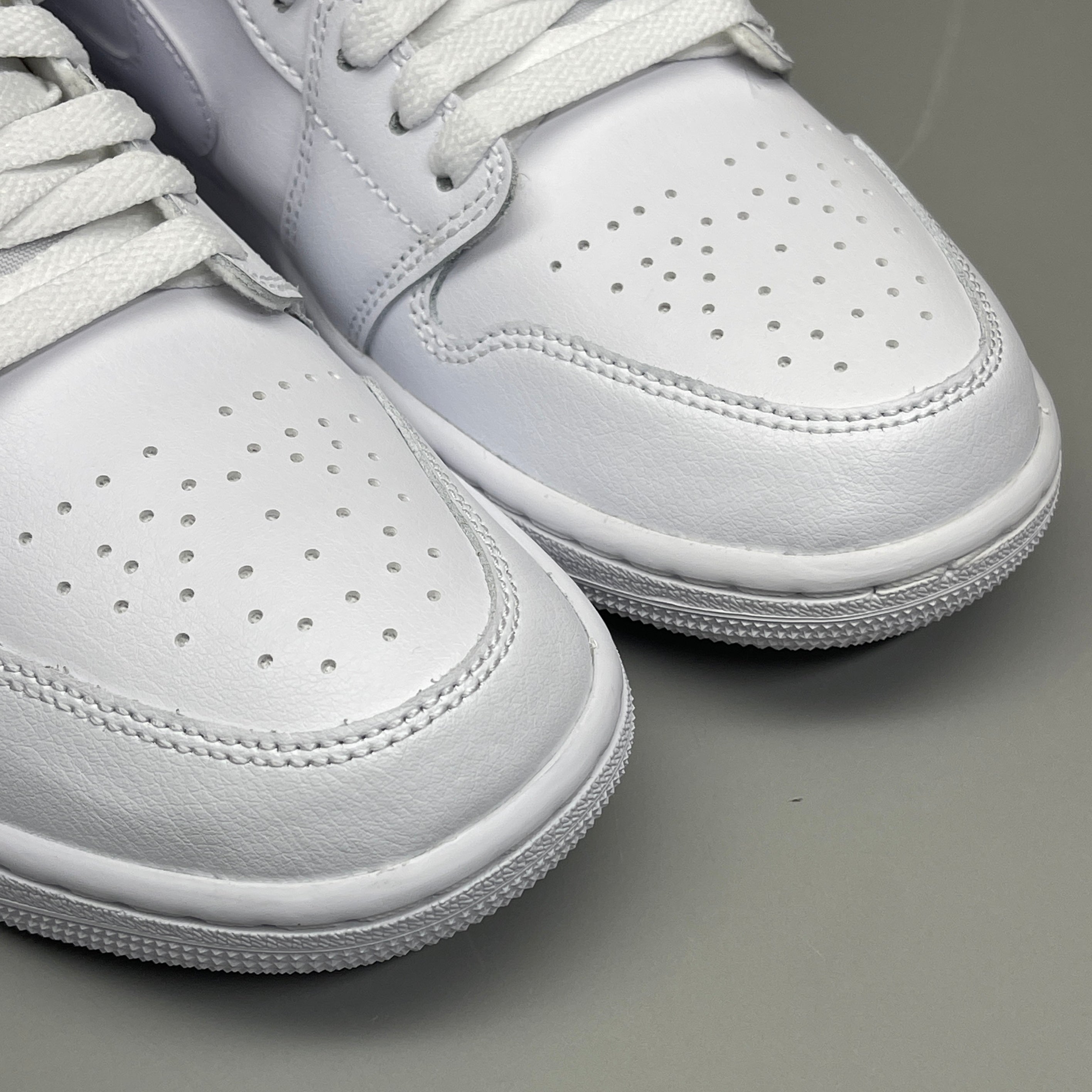 NIKE AIR JORDAN 1 Low Triple White Women's Sz 10.5 DV0990-111 (New in Box)