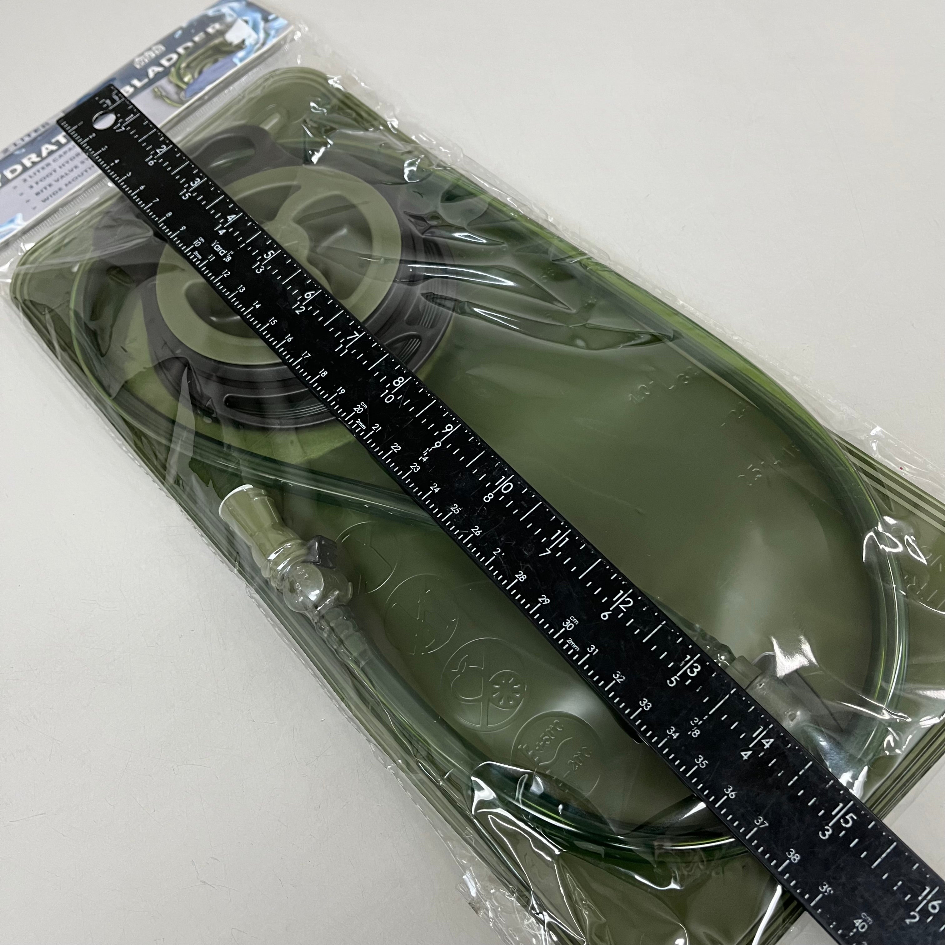 WORLD FAMOUS SPORTS Hydration Bladder 2 Liter 3.6"x7"x1" Forest Green XHB-BDR
