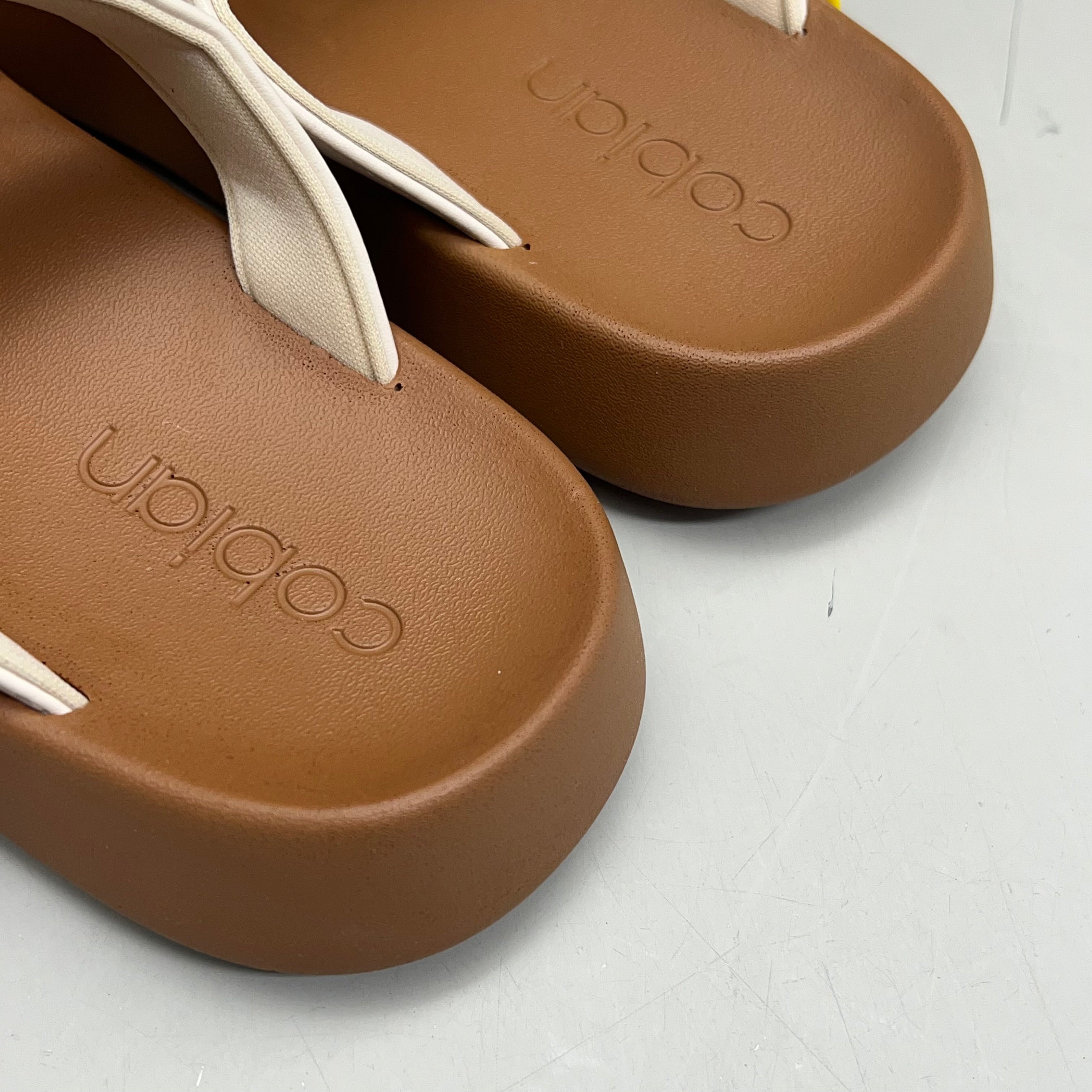 COBIAN Amalfi Synthetic Leather W/ Microfiber Lining Sandals Women's Sz 9, 39.5 EU Cream AMA25-110-9