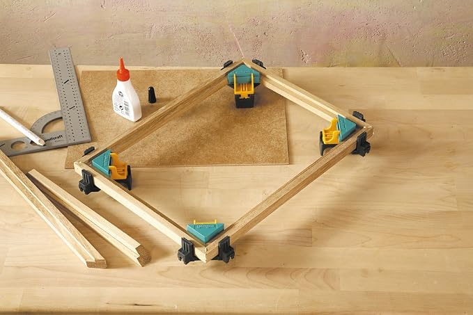 wolfcraft 2 ES 22 Corner Clamp I 3051000 I For quick and easy fixing of boards and frames at a 90° angle, for example when assembling shelves, small cupboards or frames