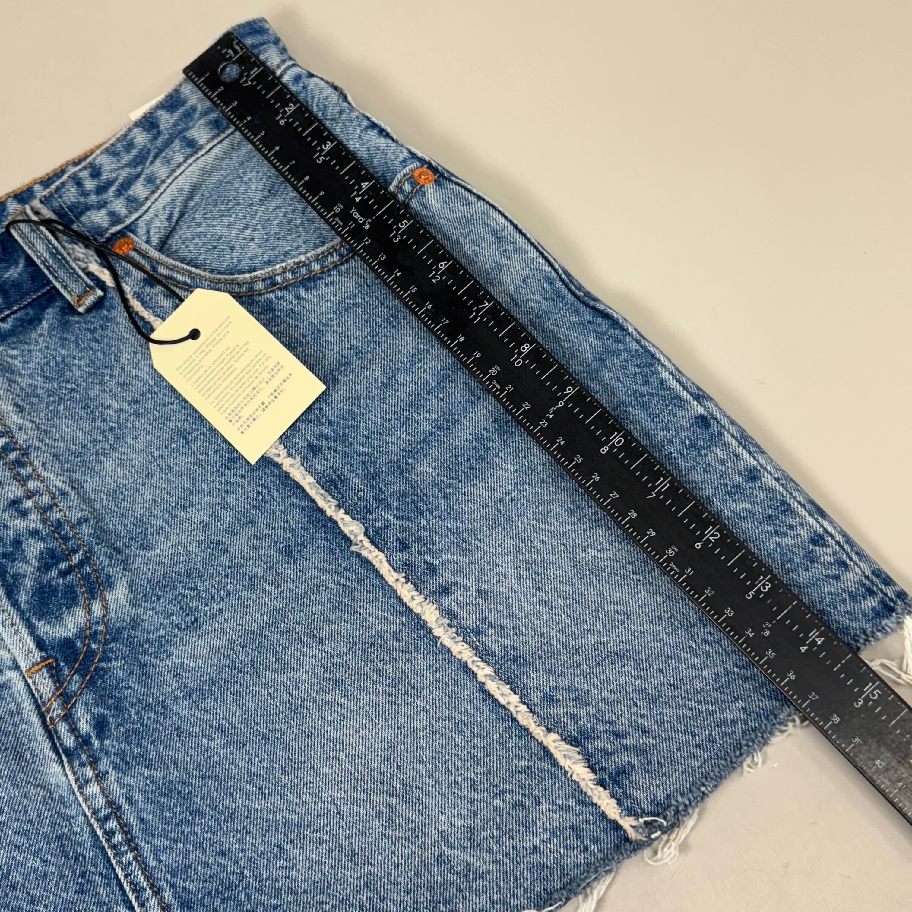 LEVIS Recrafted Icon Skirt Mid Rise Original Women's Sz 32 Novel Notion Med Wash