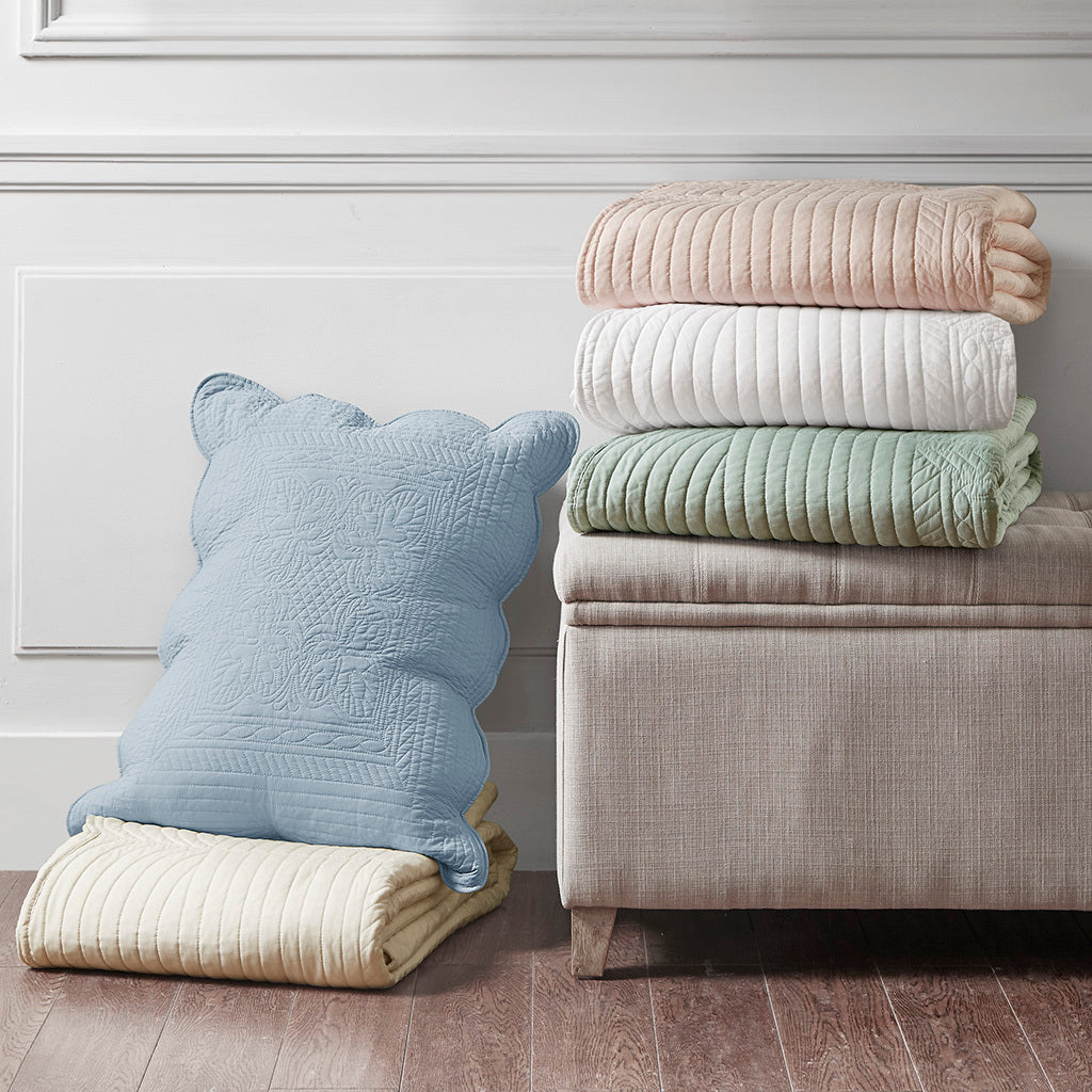 3 Piece Reversible Scalloped Edge Quilt Set - Blush King/Cal King