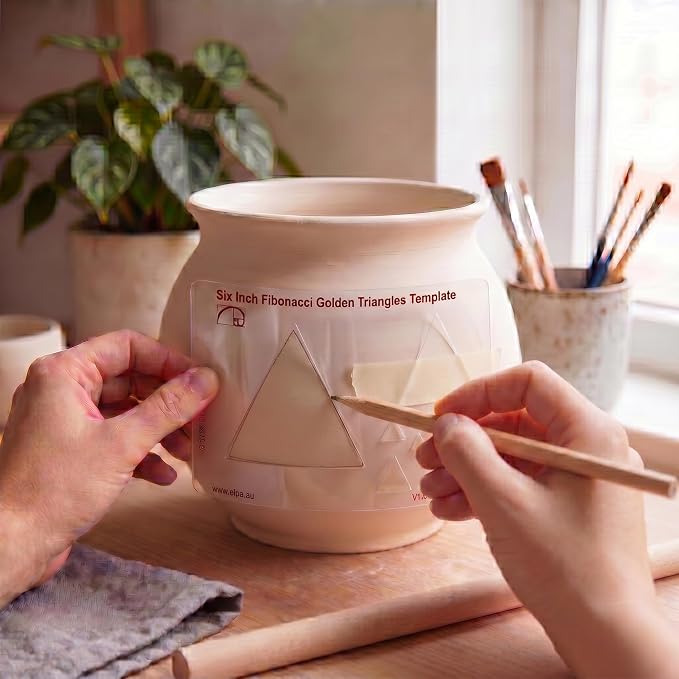 Triange Stencil Template for Drawing and Drafting: A Fibonacci-Inspired Triange Drawing Tool for Artists Allows The Simple Application of The Golden or Divine Ratio for Artistic Design
