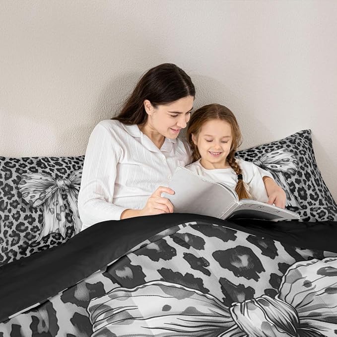 Feelyou Leopard Print Bedding Set Soft for Boys Girls, Black Cheetah Comforter Set King Size Cute Bowknot Duvet Quilt Microfiber Bedroom Decor 3 Pcs with 2 Pillow Cases