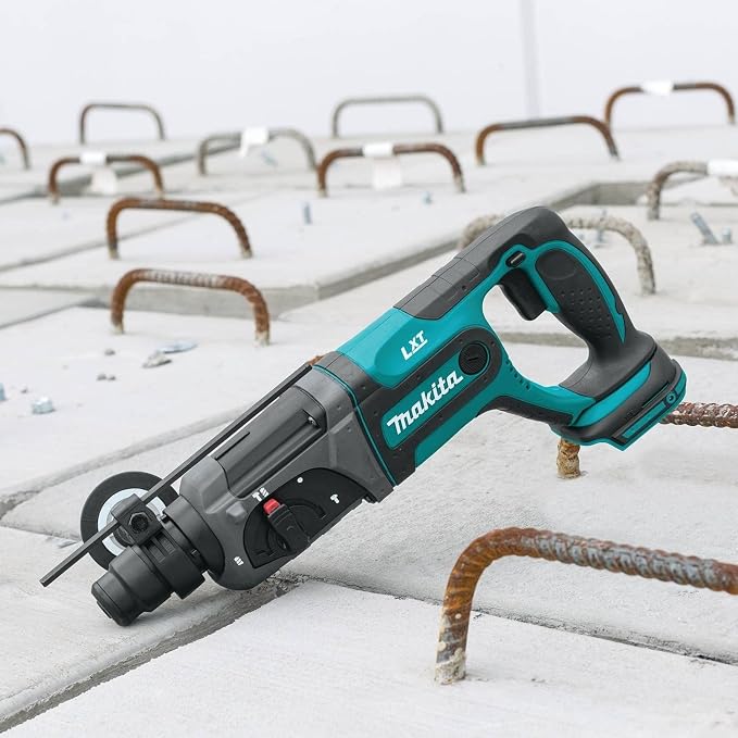 Makita XRH04Z 18V LXT Lithium-Ion Cordless 7/8" Rotary Hammer, accepts SDS-PLUS bits, Tool Only (Renewed)