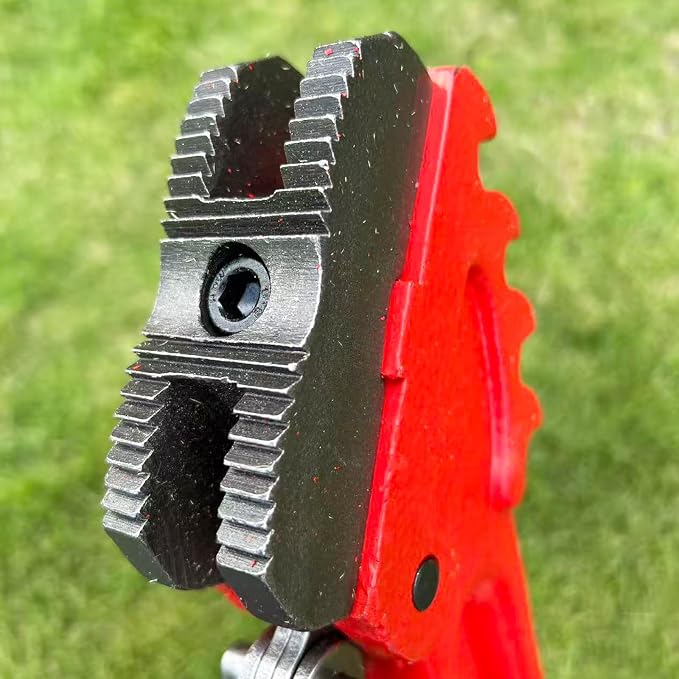 Chain Pipe Wrench 36" for 4.2" ~ 7.5" Pipe Diameter, Chain Length 30". Heavy-Duty Chain Pipeline Tool for Pipeline Installation, Oilfield Pipeline Operations and Maintenance