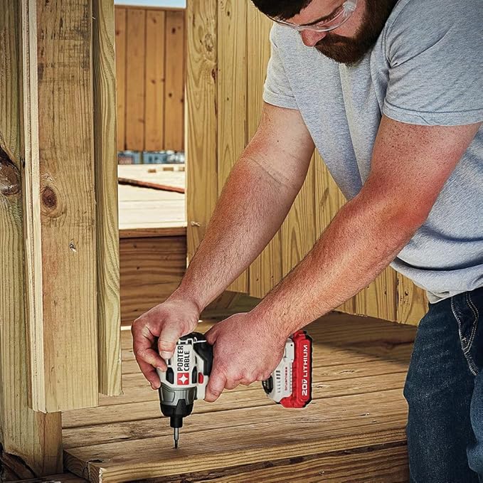PORTER-CABLE 20V MAX Impact Driver, 1/4 Inch, 2,700 RPM, Battery and Charger Included (PCCK647LB)