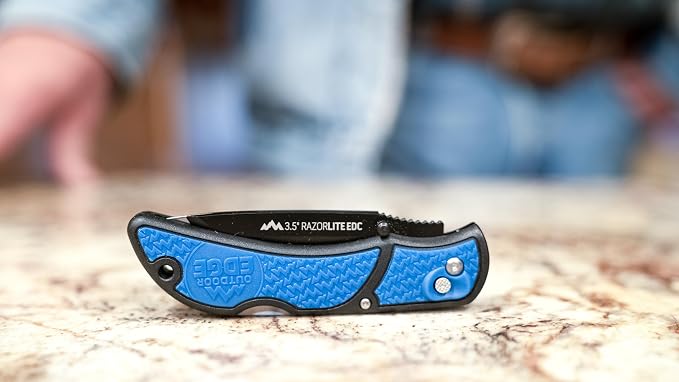 OUTDOOR EDGE 3.5" RazorLite EDC Knife. Pocket Knife with Replaceable Blades and Clip. Perfect For Hunting & Skinning Deer. Blue with 6 Blades