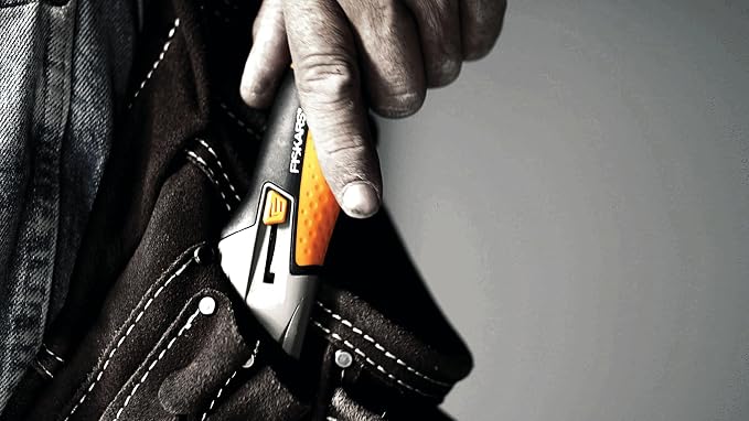 Fiskars CarbonMax Snap-Off Knife, Length 16,5cm, Including (18mm), Stainless Steel Blade/Plastic Handle, 1027227, Orange/Black