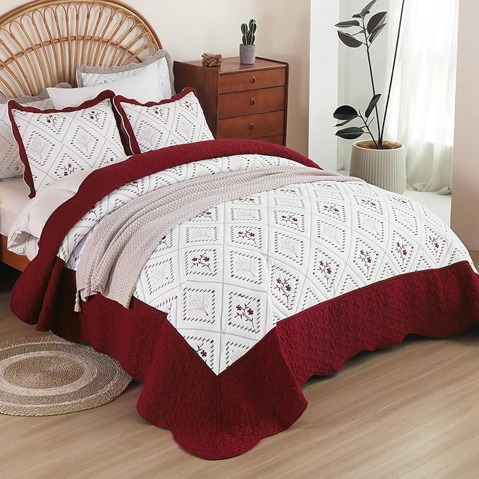 Cmfshape Floral Embroidery Quilt Set,3 Pieces California King Quilt Bedding Set,Classic Diamond Pattern Quilts,Ultra Soft Lightweight Reversible Bedspread Coverlets for All Season(Burgundy,114"x102")