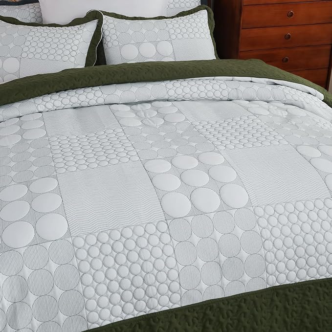 Cmfshape Geometry Embroidery Quilt Set,3 Pieces Queen Size Quilt Bedding Set,Classic Geometry Pattern Quilts,Ultra Soft Lightweight Reversible Bedspread Coverlets for All Season(Dark Green,90"x90")