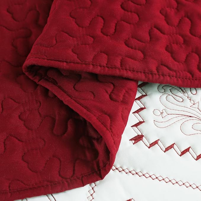 Cmfshape Floral Embroidery Quilt Set,3 Pieces King Size Quilt Bedding Set,Classic Diamond Pattern Quilts,Ultra Soft Lightweight Reversible Bedspread Coverlets for All Season(Burgundy,104"x90")