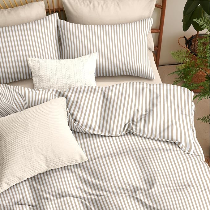 Sedefen Striped Duvet Cover Queen 3 Pcs Brown Stripe Geometry Bedding Set for Girls Soft Microfiber Reversible White Geometric Stripes Duvet Cover Set with Zipper Closure and 2 Pillowcases