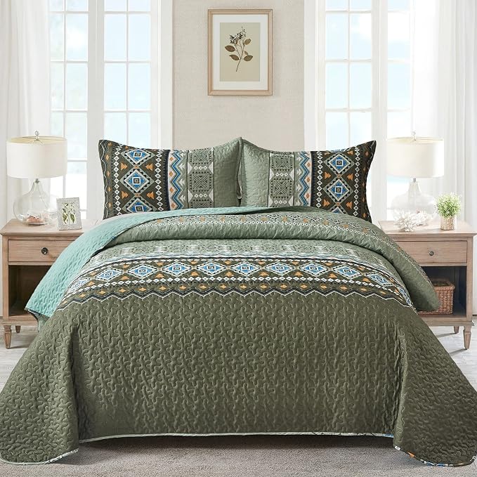 WONGS BEDDING Boho Green Quilt Set Queen,3 Piece Olive Green Fall Bedspread Coverlet Set with Geometry Printed for All Season,Lightweight Morden Bohemian Bedding Set 96"×90"