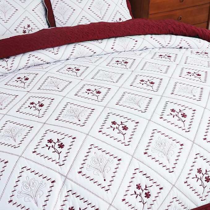Cmfshape Floral Embroidery Quilt Set,3 Pieces King Size Quilt Bedding Set,Classic Diamond Pattern Quilts,Ultra Soft Lightweight Reversible Bedspread Coverlets for All Season(Burgundy,104"x90")