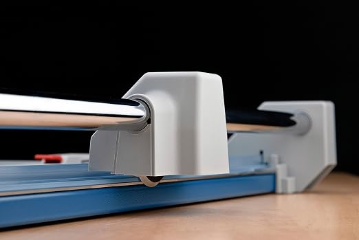 Dahle 550 Professional Rolling Trimmer, 14-1/8" Cut Length, 20 Sheet Capacity, Self-Sharpening, Automatic Clamp, German Engineered Paper Cutter