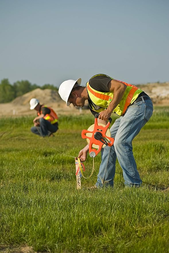 Crescent Lufkin 1/2" x 200' Engineer's Hi-Viz® Orange Fiberglass Tape Measure, 1 - FE200D