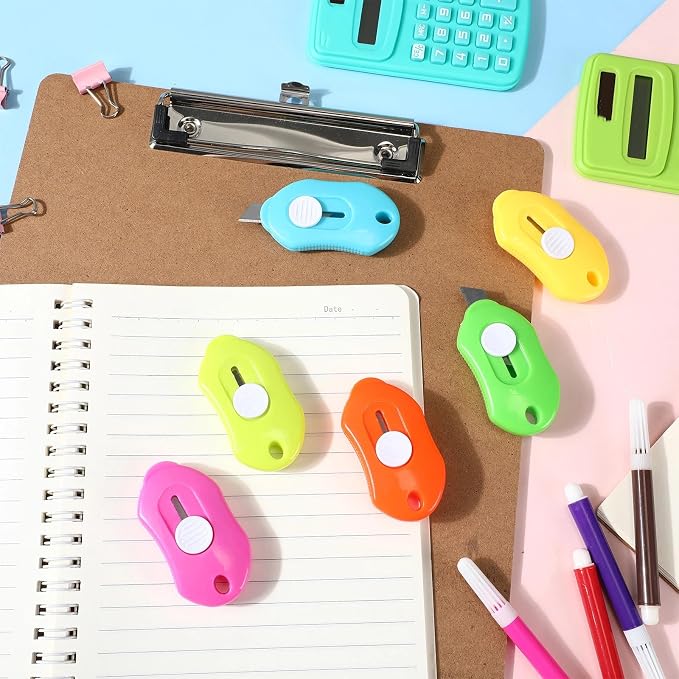 Lasnten 100 Pcs Mini Box Cutter Retractable Utility Knife Keychain Cute Pocket Knife Lightweight Colorful Letter Opener for Office Students Back to School Supplies Class Stationery DIY Crafts