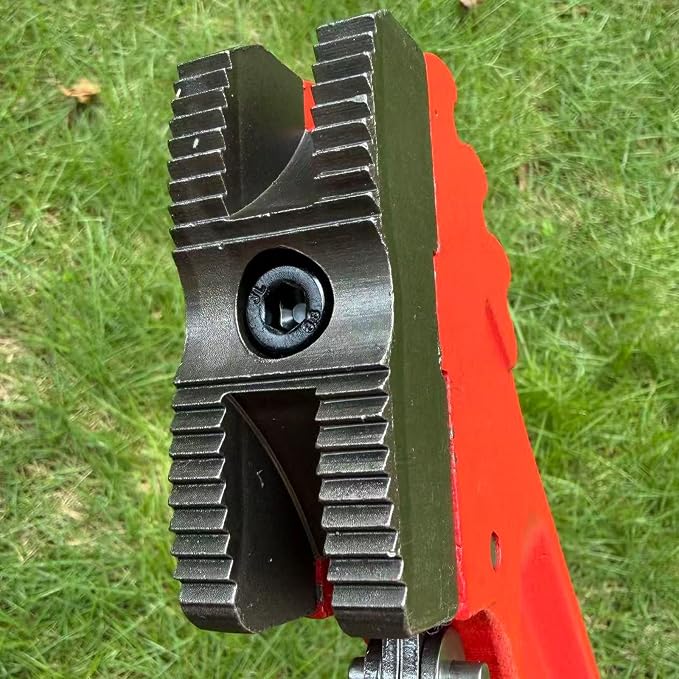 Chain Pipe Wrench 24" for 3" ~ 5" pipe diameter, chain length 20.3". Heavy-duty chain pipeline tool for pipeline installation, oilfield pipeline operations and maintenance