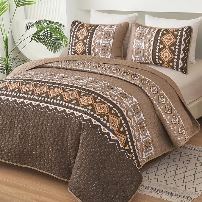 WONGS BEDDING Boho Quilt Set King Size,3 Pieces Brown Geometry Printed Bedspread Coverlet Set,Lightweight Microfiber Bedding Set with 2 Pillowcases,104"×90"