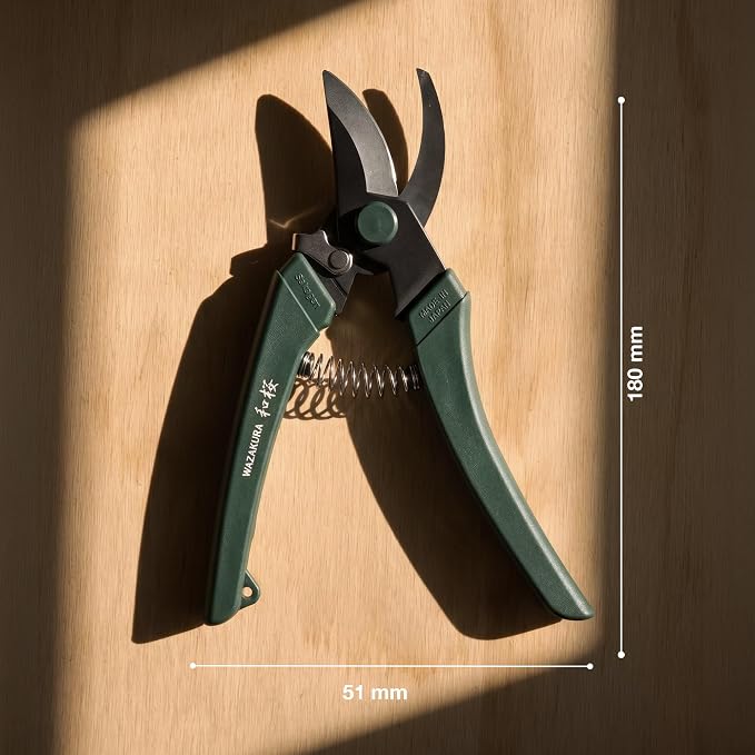 Wazakura Black Blade Pruning Shears - Carbon‑Reinforced Fluorine Coated, Ultra‑Sharp Clean Cuts for Flowers & Branches up to 1cm, Japanese Professional Garden Shears