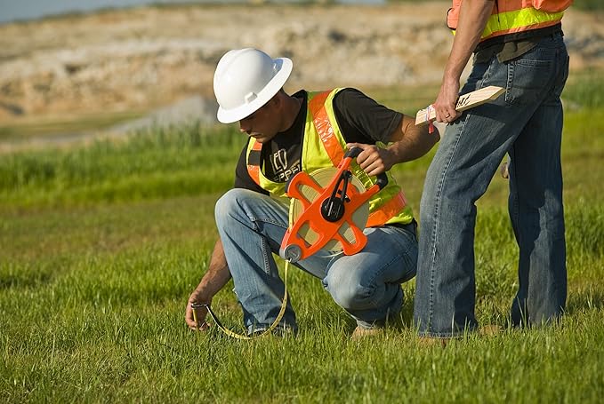 Crescent Lufkin 1/2" x 200' Engineer's Hi-Viz® Orange Fiberglass Tape Measure, 1 - FE200D