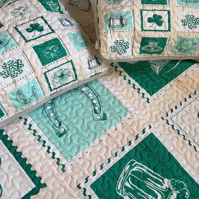 St. Patrick's Day Patchwork Quilt Set Queen Shamrock Postcard 3pcs Bedding Set with 2 Pillow Shams Soft Lightweight Coverlet Comforter Gift for Boys (Shamrock Postcard, Queen(90"x90")) | Breathable