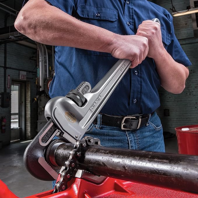 RIDGID 31105 Model 824 Aluminum Straight Pipe Wrench, 24-inch Plumbing Wrench, grey