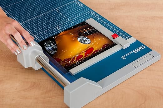 Dahle 550 Professional Rolling Trimmer, 14-1/8" Cut Length, 20 Sheet Capacity, Self-Sharpening, Automatic Clamp, German Engineered Paper Cutter