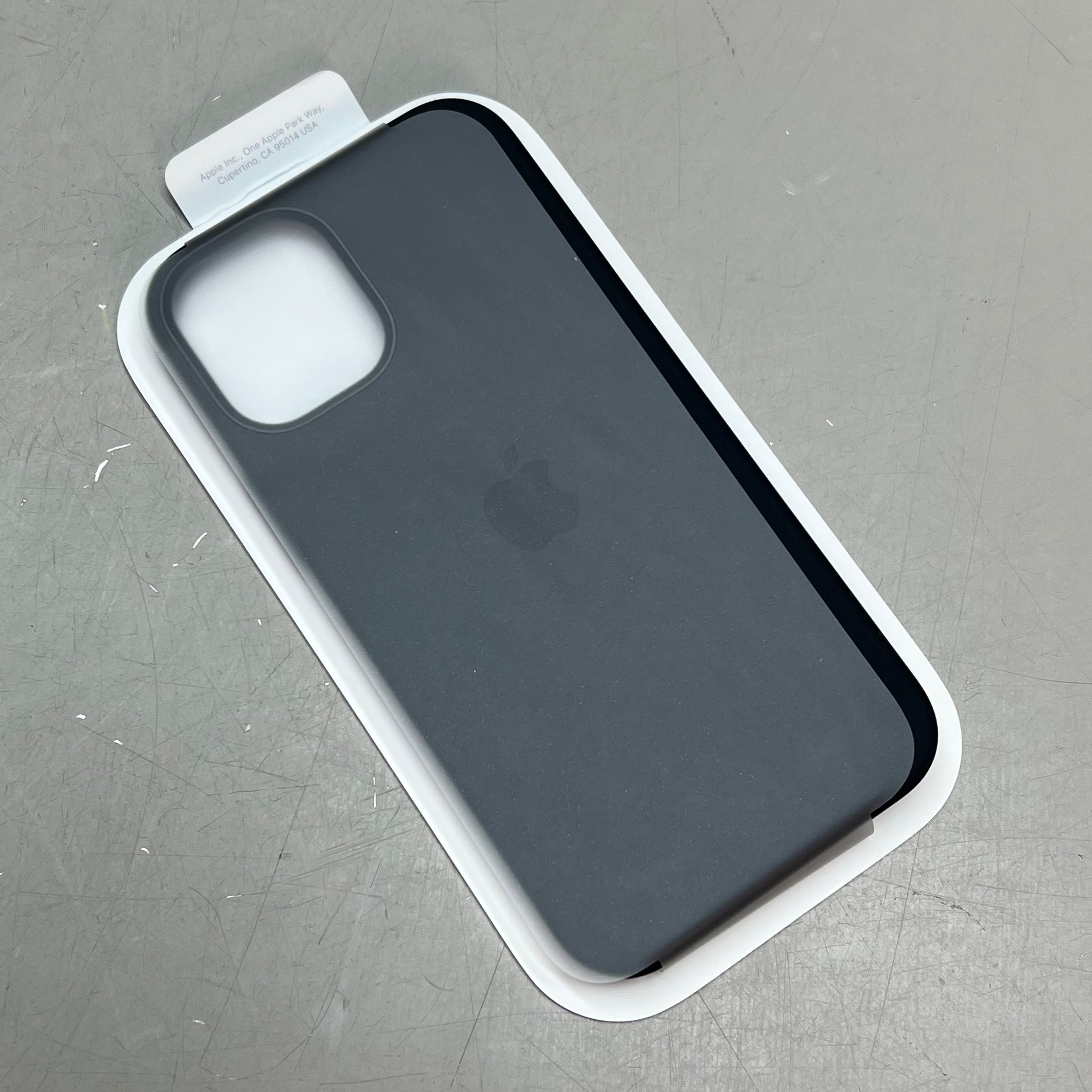APPLE iPhone 12 Mini Silicone Case W/ MagSafe Black MHKX32M/A (Return)