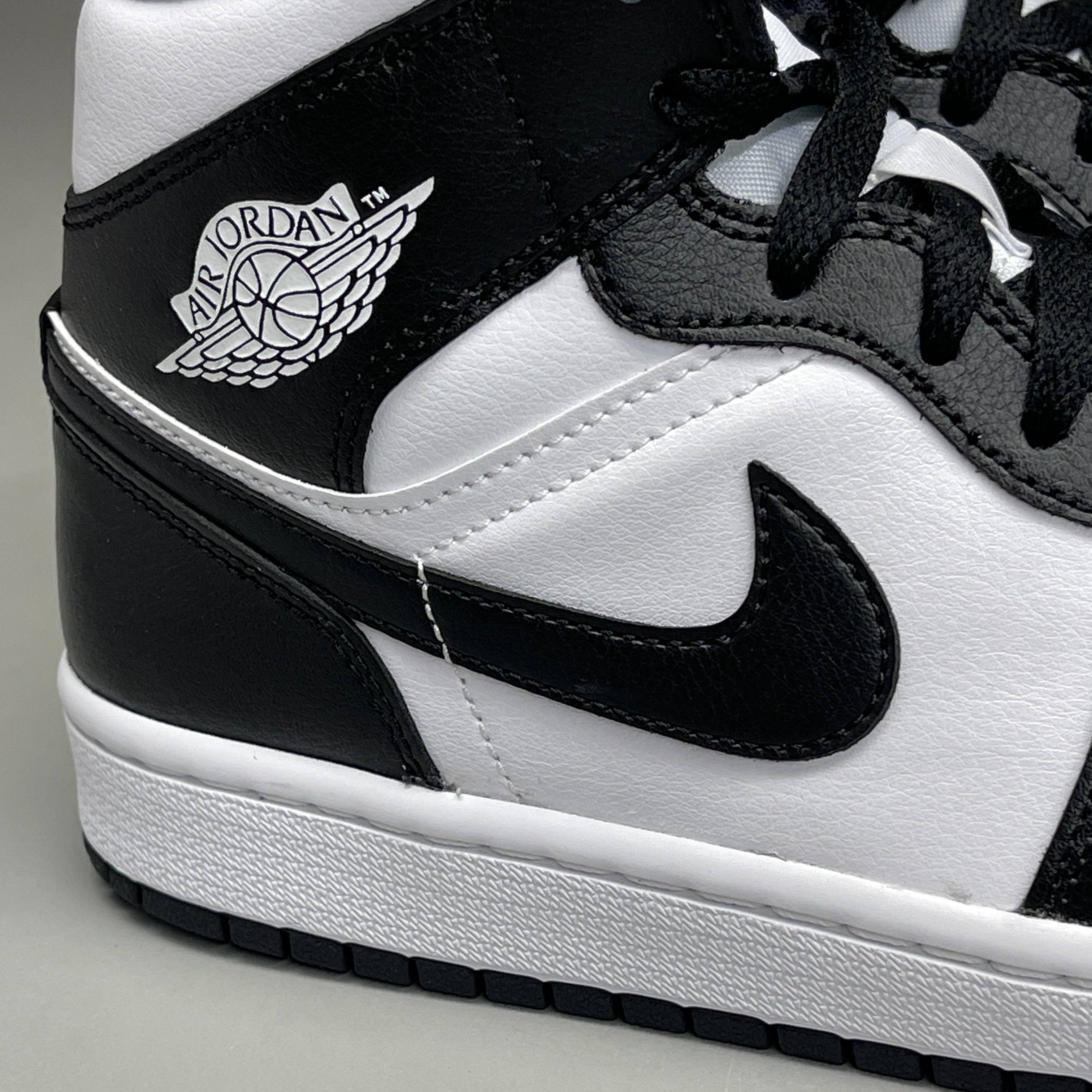 NIKE AIR JORDAN 1 Mid Panda Shoe Women's Sz 6.5 Black / White DV0991-101 (New)