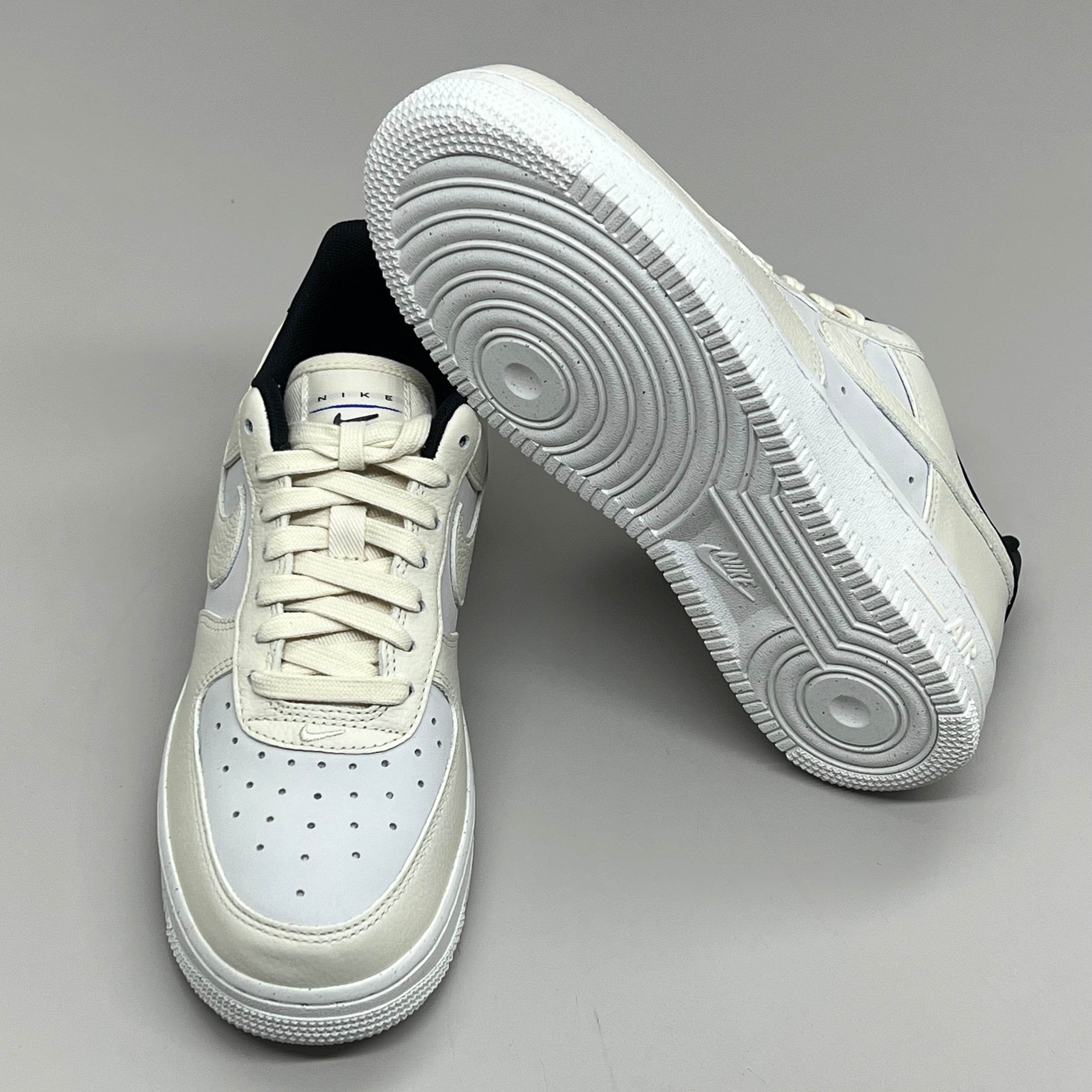 NIKE Air Force 1 07' LX Leather Shoes Sz Women's 9 Sail/Coconut Milk-Black DZ2708 101