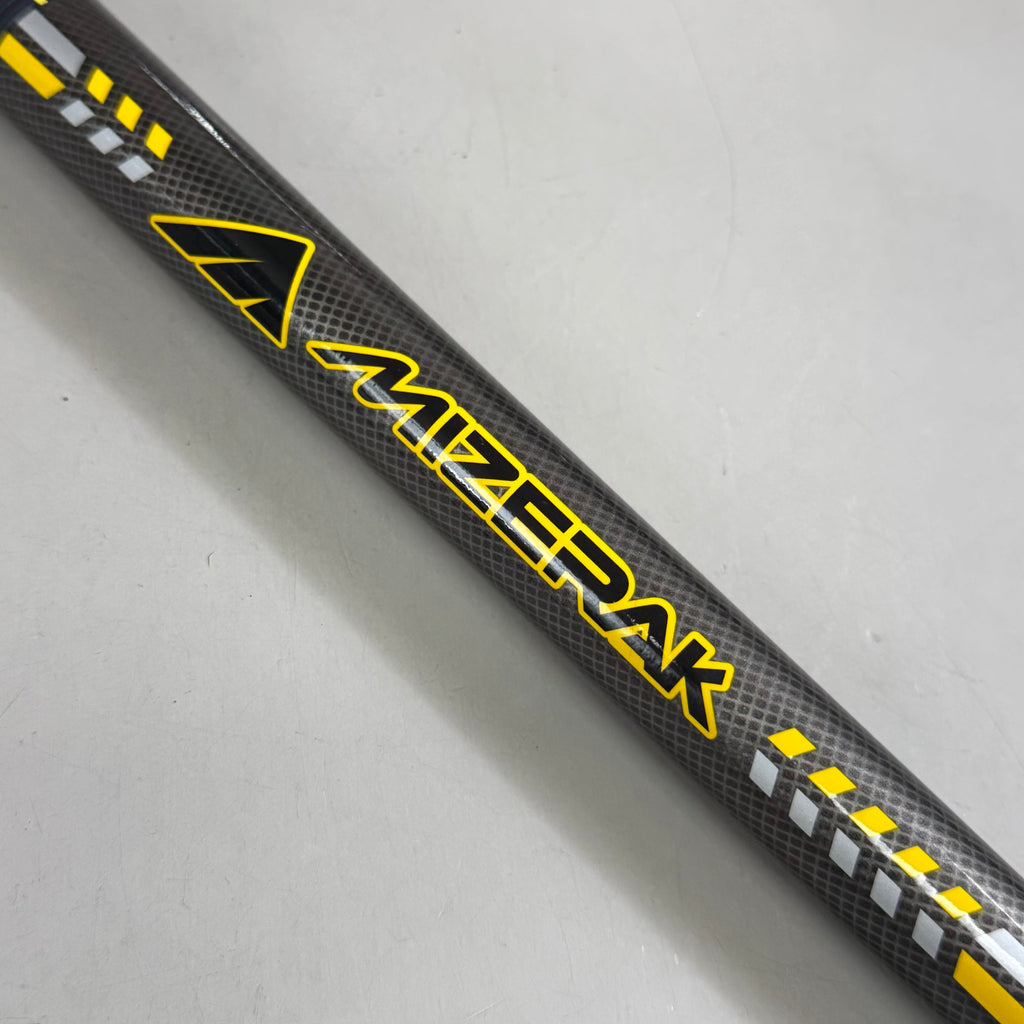 MIZERAK Premium Carbon Composite 3D Grip Cue 58" (Distressed Packaging) P1883B