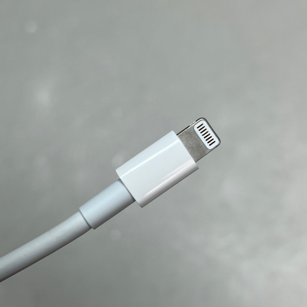 APPLE  Lightning Digital AV Adapter Up To 1080p HD White MD826AM/A (Return)